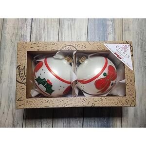 Vitbis Christmas Ornaments  : White glass balls featuring holly leaf motifs and